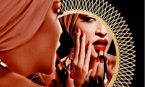 Kham pha it biet ve BST son Christian Louboutin tuyet dep-Hinh-3