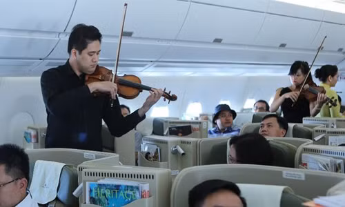 Bui Cong Duy trinh dien tren sieu may bay A350-900 XWB-Hinh-2