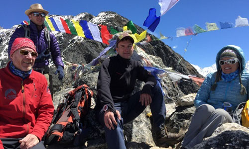 Dong dat o Nepal: Giam doc Google tu nan