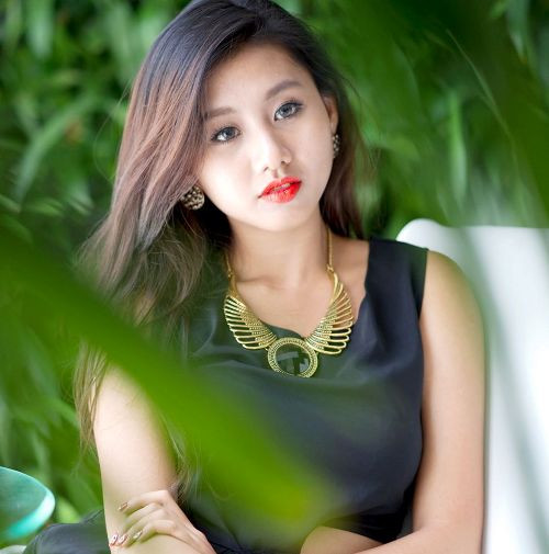 Cô bạn chia sẻ: "Cũng chính vì ba mẹ hoạt động trong môi trường nghệ thuật mà ba mẹ ủng hộ và cảm thông cho những vất vả của mình, luôn tạo mọi điều kiện cho Thúy Vy có cơ hội thực hiện đam mê và phát triển bản thân".