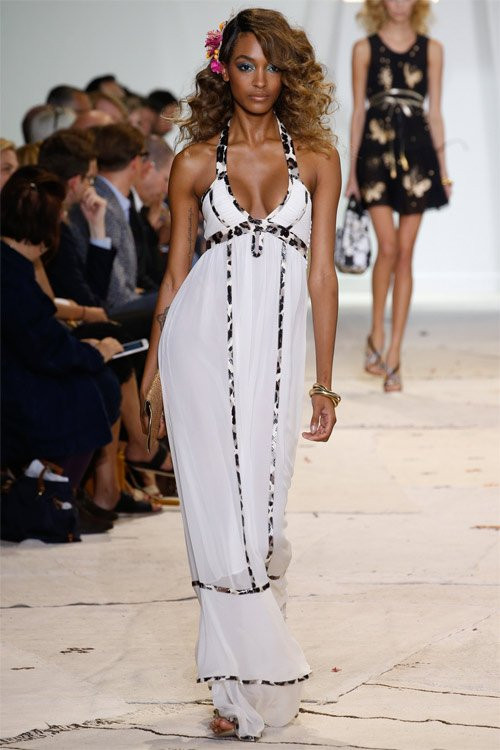 Nhiều người mẫu nổi tiếng gây chú ý tại show diễn này.