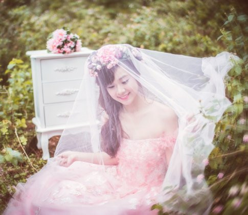 Linh Trang cho biết, cô từng mơ ước trở thành một diễn viên điện ảnh và đã đăng ký vào trường Đại học Sân khấu Điện ảnh Hà Nội.