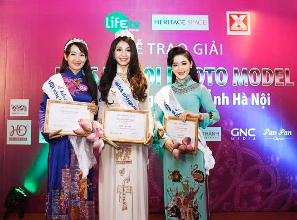 Tâm chia sẻ: "Khi cầm trên tay giải thưởng, mình thấy, những vất vả của mẫu ảnh và nhiếp ảnh gia cuối cùng cũng đạt được kết quả như mong muốn".