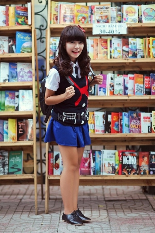 Mẫn Tiên được nhiều bạn trẻ biết đến là hot girl đình đám trên Facebook. Mẫn Tiên sinh năm 1996 là cựu học sinh THPT Trần Phú, Hà Nội. Cô bạn cũng sở hữu chiều cao khá khiêm tốn 1m50.