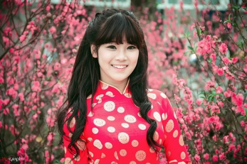 Bat ngo voi chieu cao that cua cac hot girl dinh dam