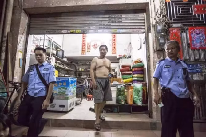 Phan no ong bo yeu rau xanh hanh hung con giua pho-Hinh-4