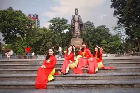 Thướt tha và kiêu kỳ.