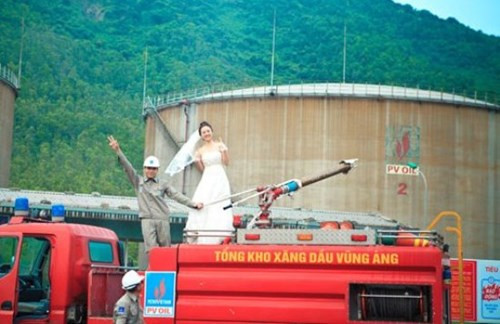 Thông qua bộ ảnh cưới để đời này, Phương Thúy, Đức Hướng muốn gửi gắm thông điệp tình yêu bình dị của họ: Hạnh phúc có được từ những điều giản đơn và tự nhiên nhất.