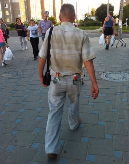 Đàn ông và rượu.