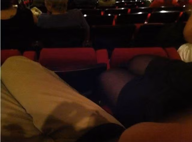 Chân dài cũng khổ.