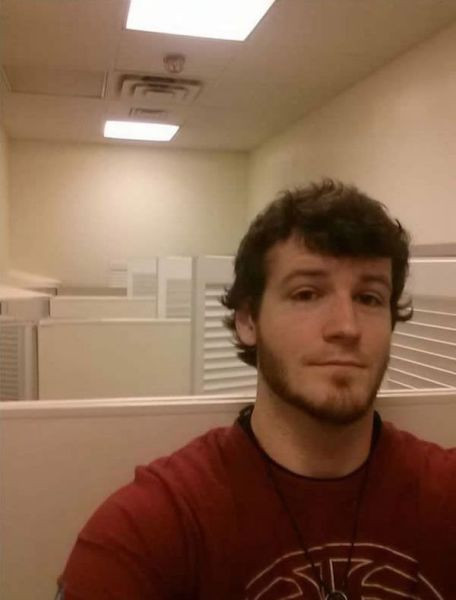 Bất tiện khi vào nhà vệ sinh công cộng.