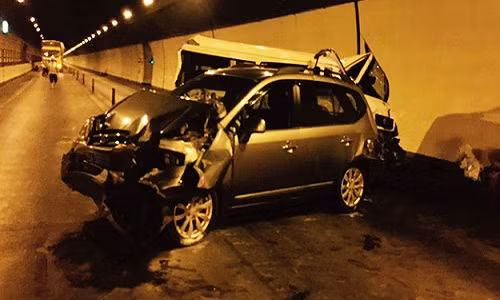 Tai nan tong xe lien hoan trong ham Hai Van