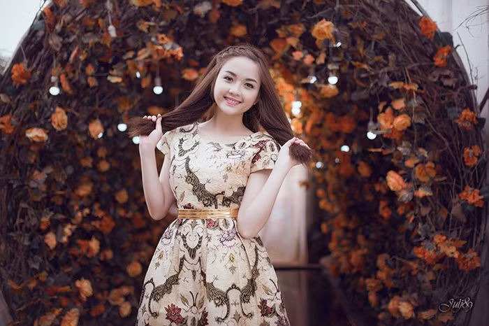 Bên cạnh đó, cô sinh viên ĐH Mỹ thuật công nghiệp còn từng giành giải Khuyến khích và giải Nhì trong hai lần tham gia cuộc thi vẽ tranh cấp thành phố.