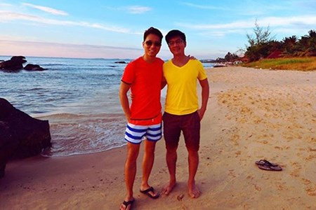 Hiện nay, Facebook "Anh và Cưng" là điểm đến của rất nhiều người đồng tính để chia sẻ những tâm sự, những nỗi niềm còn giấu kín khi chưa thể công khai xu hướng tính dục của mình và cả niềm mong ước được sống cuộc sống hạnh phúc như cặp đôi đồng tính. Qua những tâm sự, cả hai anh đều nhận thấy rằng khó khăn lớn nhất của cộng đồng LGBT trong việc come-out là áp lực từ gia đình. "Hãy chân thật với đời mình!" là điều mà anh Khanh và Nguyên muốn nhắn gửi đến cộng đồng LGBT Việt.