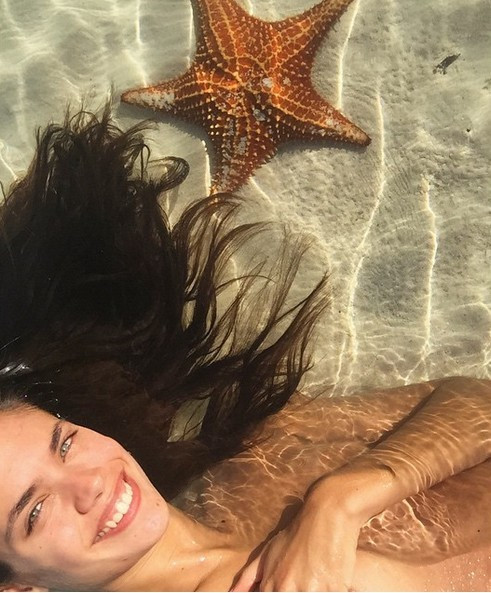 Thiên thần Victoria Secret Sara Sampaio: “Thiên nhiên ở Antigua tuyệt đẹp!"