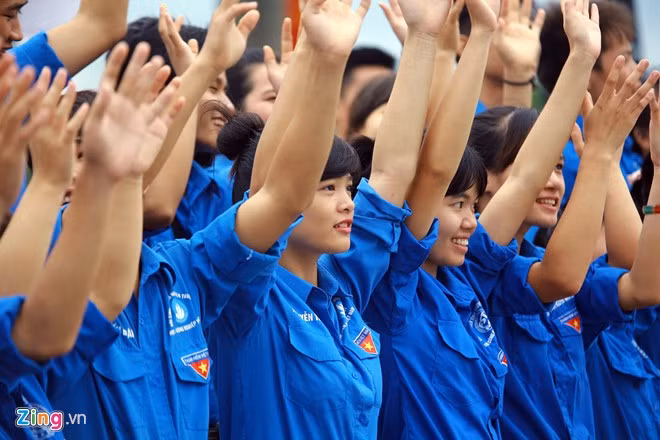 Nhân dịp này, Trung ương Đoàn TNCS HCM đã tặng Bằng khen cho 34 tập thể, 103 cá nhân đã có thành tích xuất sắc trong Chiến dịch Thanh niên tình nguyện hè năm 2015.