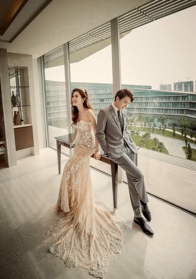 Chiếc váy cúp ngực tôn lên vẻ đẹp của Á hậu Huyền My.