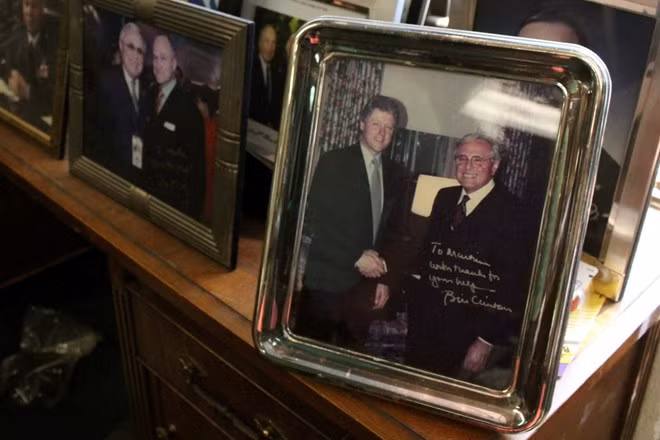 Xưởng may từng đón tiếp 5 vị tổng thống của nước Mỹ cùng nhiều người nổi tiếng như cựu thị trưởng New York - tỷ phú Michael Bloomberg hay diễn viên Leonardo DiCaprio...