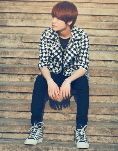 Không chỉ điển trai, chàng du học sinh Mỹ còn có style khá ổn. Ngoại hình cân đối, làn da trắng là yếu tố giúp anh chàng có thể phối đồ dễ dàng.