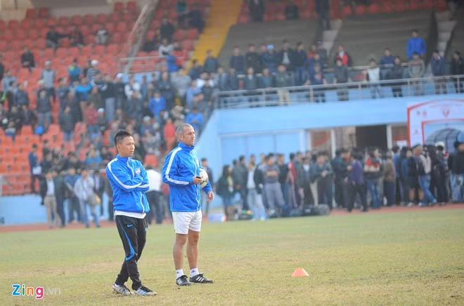 HLV Graechen ngạc nhiên với sự đón tiếp của người hâm mộ Hải Phòng dù CLB HAGL đã có 2 trận thua liên tiếp.