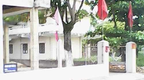 Xong vao tru so cong an danh 3 can bo, chien si bi thuong