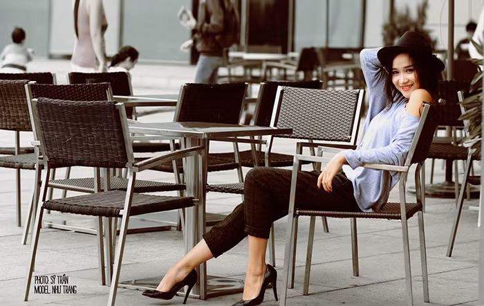 Không chỉ tài năng, cô gái trẻ này còn được rất nhiều người biết đến khi được ví là bản sao của nữ diễn viên nổi tiếng Ôn Bích Hà.