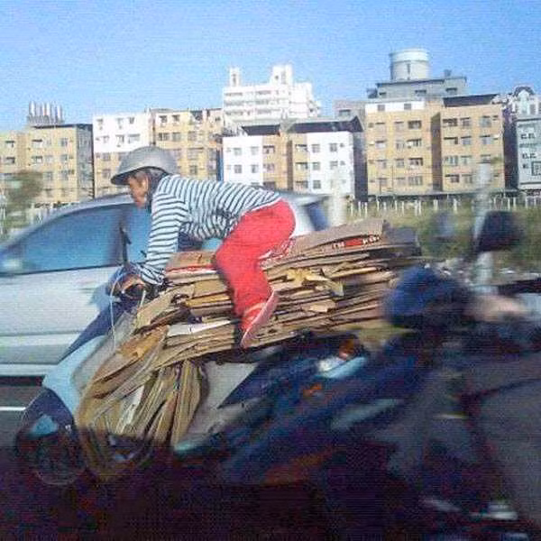 Đừng tưởng anh chân ngắn.