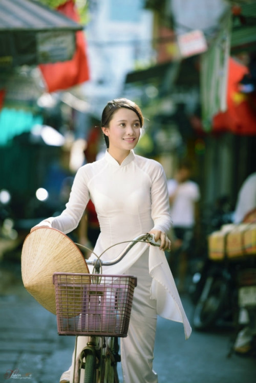 Nu phat thanh vien han hoan giua rung co hoa ngay 2/9