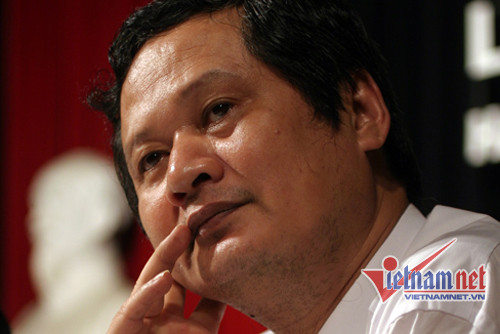 Nhac si An Thuyen dot ngot qua doi