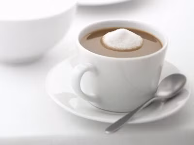 Một trong những nguyên nhân hàng đầu của bệnh tiểu đường là lượng đường ăn vào trong cơ thể quá nhiều.