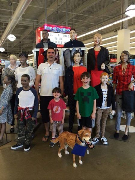 Thật giả lẫn lộn.