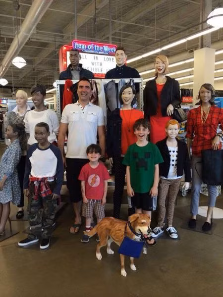 Thật giả lẫn lộn.