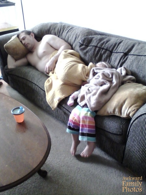 Khi hai ta cùng lăn ra ngủ.