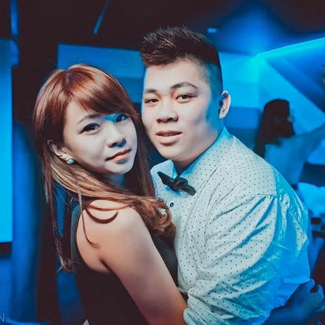 Chơi với nhau từ 3 năm trước, song đến thời điểm hiện tại, cặp đôi mới chính thức nhận lời yêu được gần một năm. Một trong những bí quyết khiến tình yêu thăng hoa của Hoài Thương và Hồng Trung là luôn tạo ra niềm vui bất ngờ cho đối phương. Chuyện tình chị em của họ nhận được sự đồng tình của cả hai gia đình và bạn bè. Ảnh: FBNV.