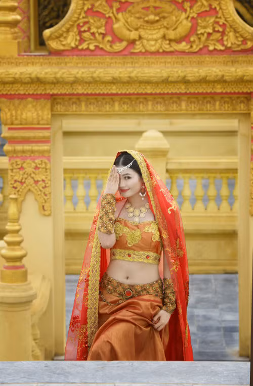 Ngắm nhan sắc xinh đẹp của nữ Phát thanh viên của Truyền hình Quốc Phòng hóa thân thành “cô dâu 24 tuổi”.