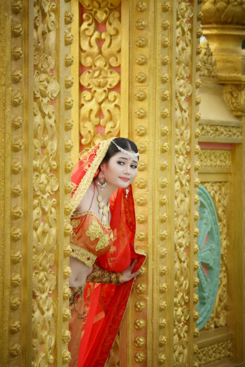 Hiện tại, Nguyệt Minh đang làm Phát thanh viên tại Truyền hình Quốc Phòng Việt Nam.