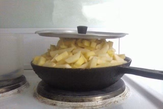 Quá đầy so với quy định.