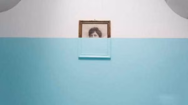 Còn đâu bức ảnh chân dung.