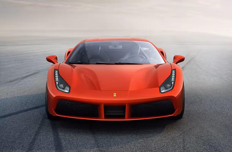 Co gi hot tren sieu xe Ferrari 488 GTB 2016