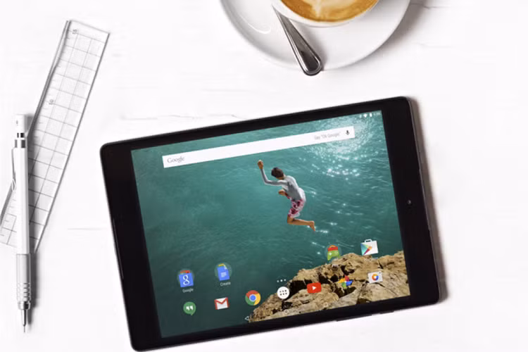  1. Google Nexus 9: Cho đến nay, đây là máy tính bảng duy nhất được cài đặt sẵn Android 5.0 Lollipop ngay từ đầu. Nexus 9 sử dụng màn hình Gorilla Glass 2 8.9 inch, và có RAM 3 GB. Đây là phiên bản được thiết kế bởi Nexus 7, thiết bị đã cạnh tranh gay gắt với iPad trong năm 2012.