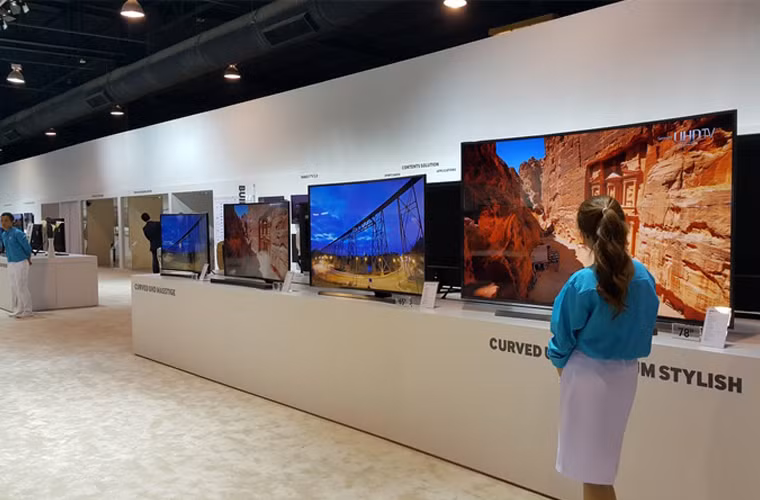 TV luôn là ngành hàng chiến lược của Samsung, chính vì thế đây luôn là khu vực hoành tráng nhất.