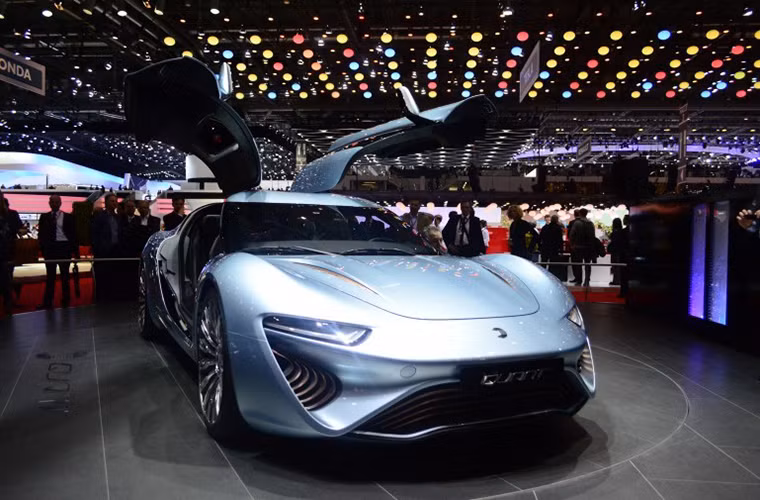 Năm nay, NanoFlowcell Quant F đã được nâng cấp đáng kể, với sức mạnh được nâng lên thành 1000 mã lực.