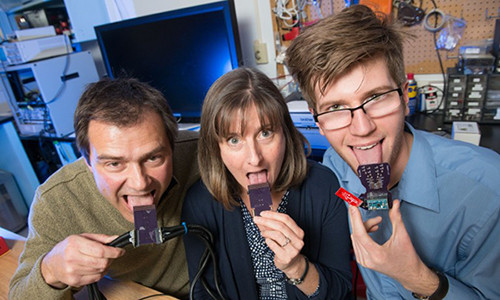 Cong nghe moi cho phep con nguoi co the nghe bang... luoi