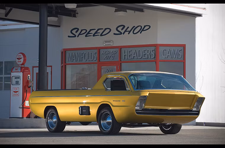 Về thiết kế, Dodge Deora nổi bật nhờ vẻ ngoài phá cách và độc đáo. Tuy nhiên, thứ tồi tệ nhất đó là nó không có cửa, và muốn vào trong xe thì bạn phải chui qua cửa sổ. Kết cục không ngoài dự đoán là Đoge Deora chưa bao giờ được sản xuất.