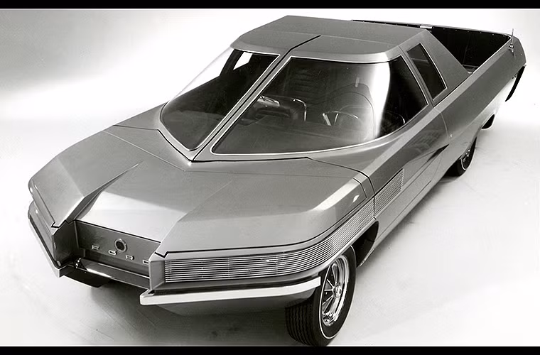 Vào năm 1967, Ford Ranger II được xem là mẫu xe đến từ tương lai. Với hai cánh cửa có chung một khớp nối và có thể khởi động bằng một nút nhấn.