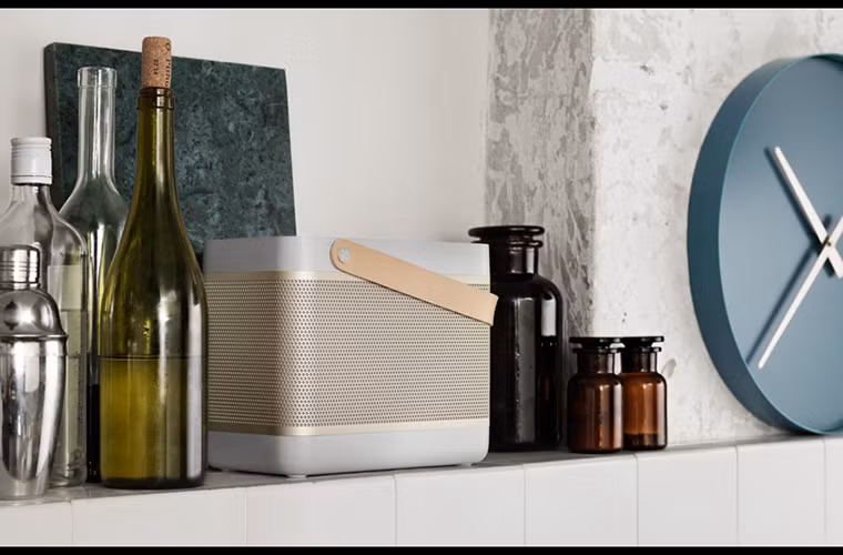 Bang & Olufsen phat hanh loa di dong hang sang gia re-Hinh-2