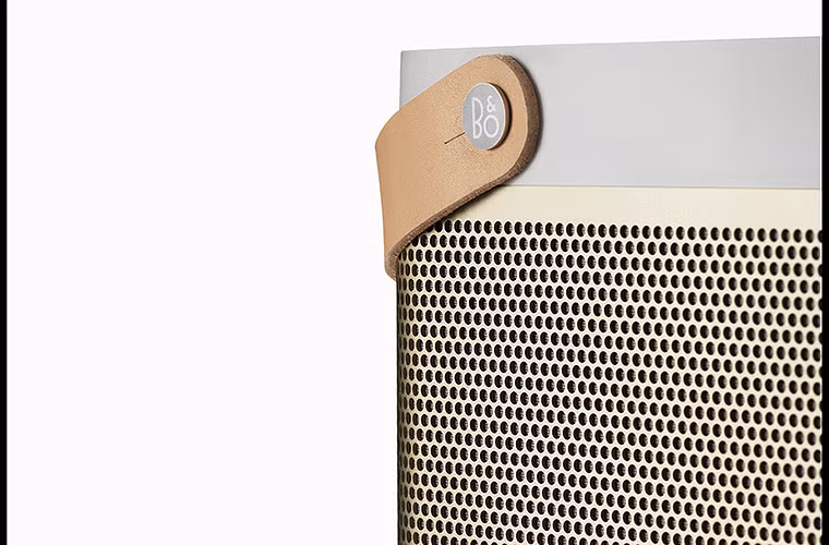 Hầu hết các đường nét đều được hoàn thiệt một cách tuyệt đối nhờ tay nghề thủ công khéo léo.