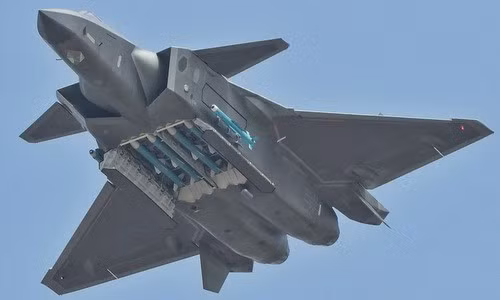 Bên cạnh đó theo các chuyên gia quân sự, đáng ngạc nhiên là thiết kế khoang vũ khí dành cho tiêm kích tàng hình tiên tiến nhất hiện ngay không phải sản phẩm của Nga hay Mỹ mà lại thuộc về Trung Quốc.