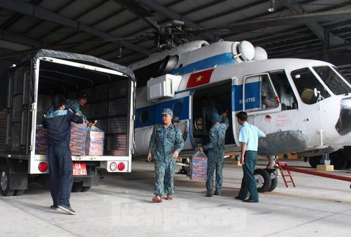 Trực thăng trang bị một động cơ VK-2500PS-03 có công suất cực đại lên tới 2.700 mã lực, mạnh mẽ hơn 1.5 lần so với thế hệ trước. Hệ thống điều khiển kỹ thuật số kiểu FADEC cho phép giảm đáng kể trọng lượng và kích thước của các khối điện tử cũng như hệ thống cáp nối trên trực thăng, đảm bảo đồng bộ cao. Hệ cánh quạt chính và cánh quạt đuôi hoàn toàn mới cũng giúp cho nó có thể giảm độ ồn đáng kể. Nguồn ảnh: Tiền Phong.