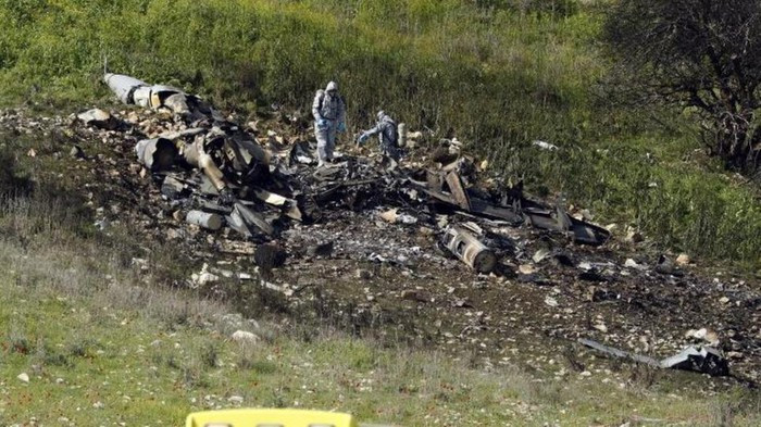 Cần nhắc lại rằng chiếc tiêm kích Su-57 phiên bản sản xuất hàng loạt đầu tiên mang số hiệu nhà máy là 51001 đã bị rơi vào tháng 12/2019 tại một khu rừng ở vùng lãnh thổ Khabarovsk - khu vực Viễn Đông của Nga.